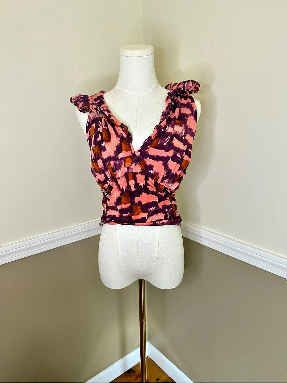 Anthropologie Abstract Ruffle Crop Top in Pink & Purple Size Small